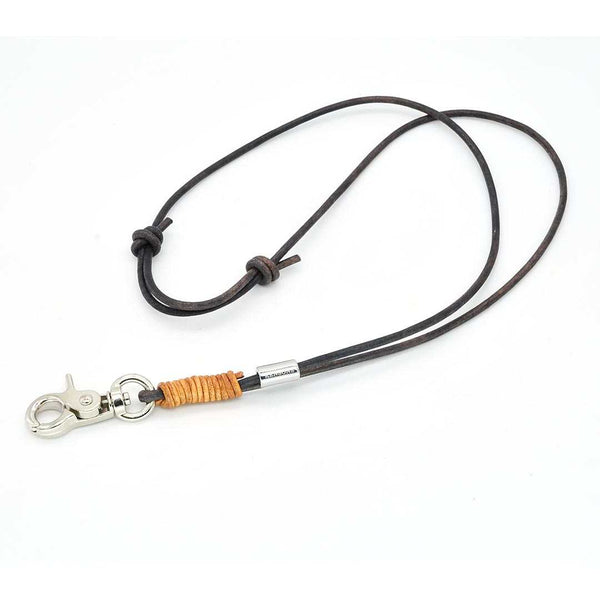 Elegantes verstellbares Pfeifenband aus hochwertigem Kuhleder mit silbernem Scherenkarabiner.