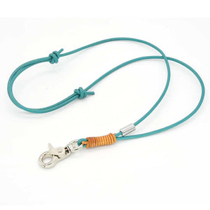 Elegantes verstellbares Pfeifenband aus hochwertigem Kuhleder mit kleinem Karabiner