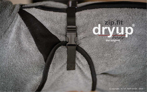 DRYUP BODY® Grau – Hundebademantel aus Baumwoll-Frottee mit Beinen, ideal für nasse Tage