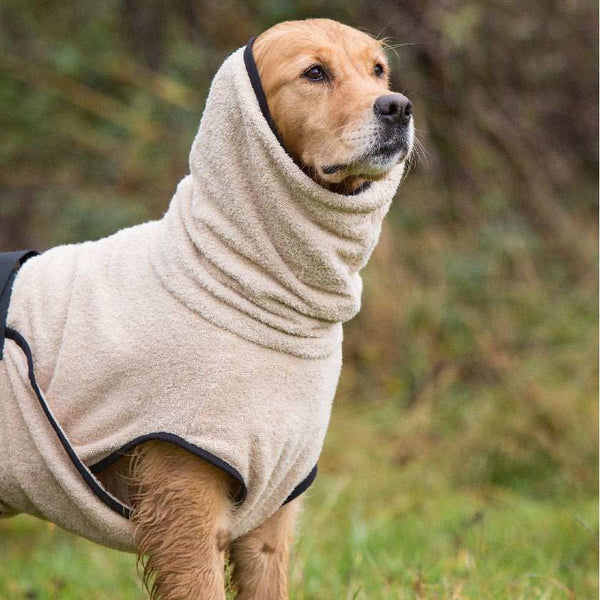 Hundebademantel Beige – Trocknet deinen Hund schnell und schützt vor Erkältungen und Schmutz